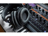 <b>Auscultadores headphones alta fidelidade pretos Roland RH-200 profissionais estudio guitarra bateria pianos sintetizadores BEST-SELLER</b> <b>Auscultadores headphones alta fidelidade pretos Roland RH-200 profissionais estudio guitarra bateria pianos sintetizadores BEST-SELLER</b>
